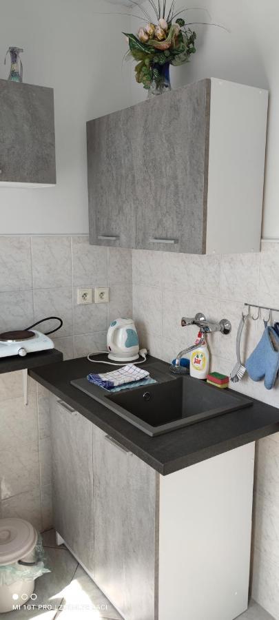 Апартаменты Hodosi Apartman Вельки-Медер Экстерьер фото