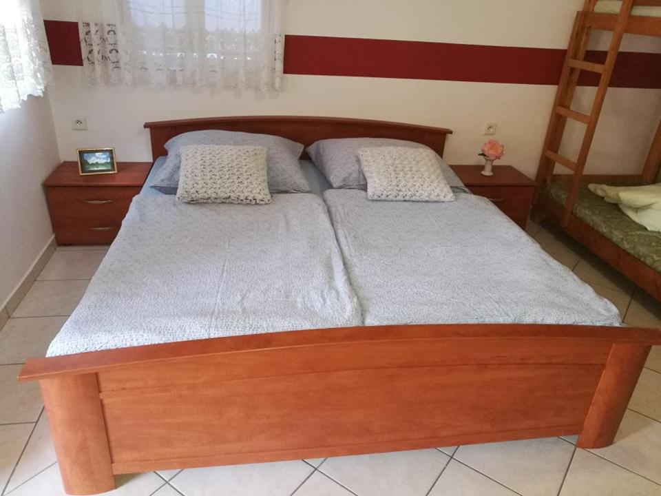 Апартаменты Hodosi Apartman Вельки-Медер Номер фото